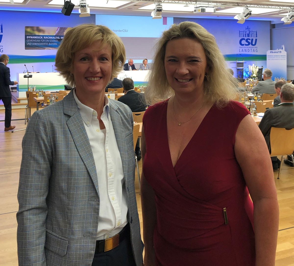 Abgeordnete Petra Hgl und Sozialministerin Kerstin Schreyer bei der Herbstklausurtagung der CSU-Landtagsfraktion