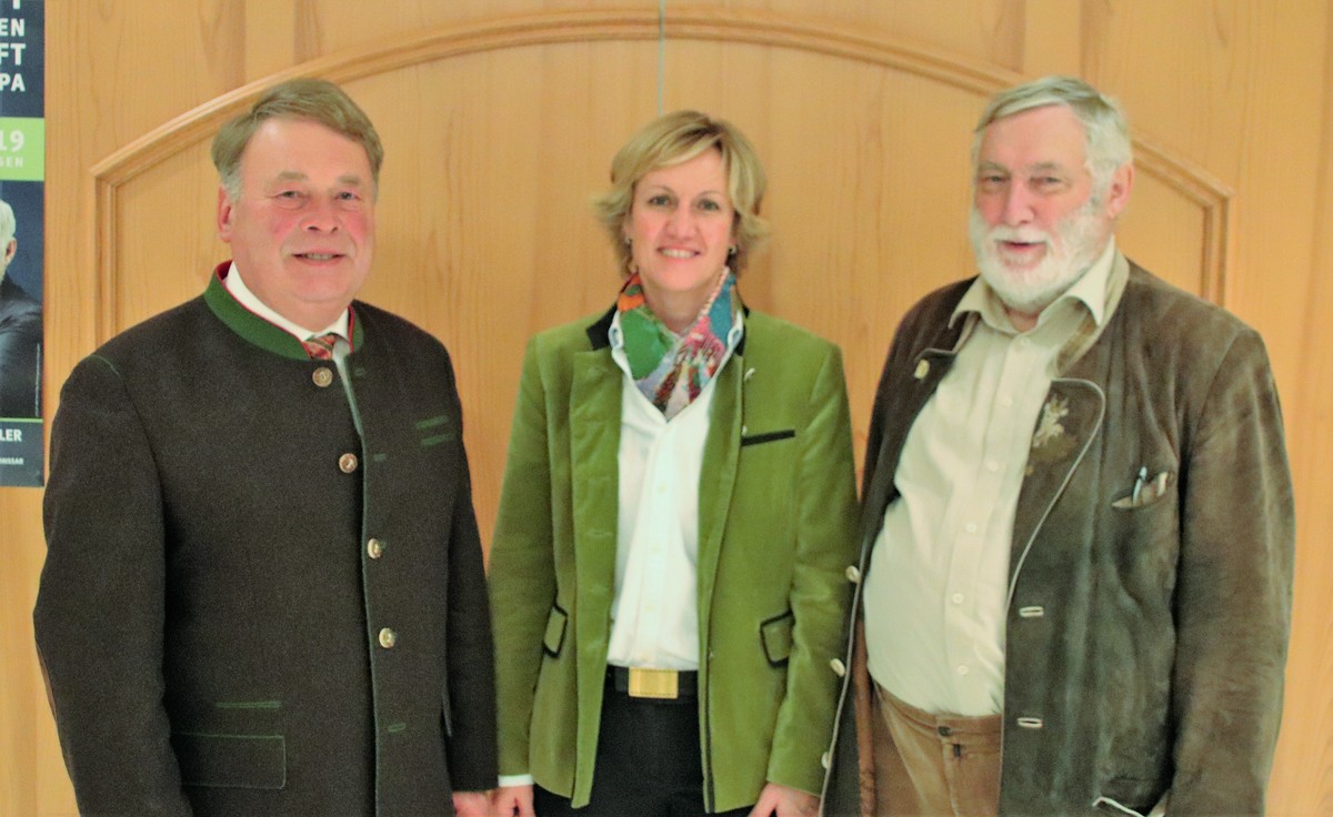 MdL Petra H�gl diskutierte mit dem fr�heren EU-Agrarkommissar Franz Fischler (r.) und Staatsminister a.D. Helmut Brunner (r.)